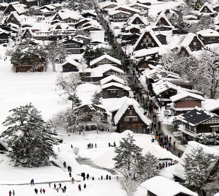 Ogimachi in the Japan Alps now has visitors even in winter. 