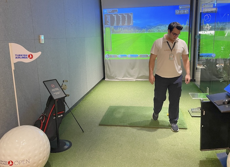 Turkish Airlines provides a virtual golf course inside their Istanbul Airport lounge.